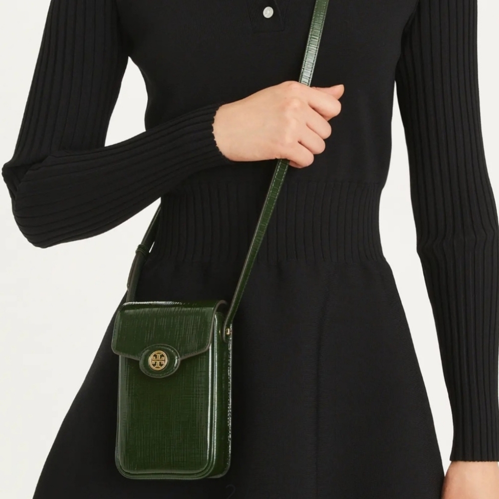 Tory Burch Robinson Crosshatched Phone Crossbody Evergreen. Excellent, Worn Once - Picture 10 of 10